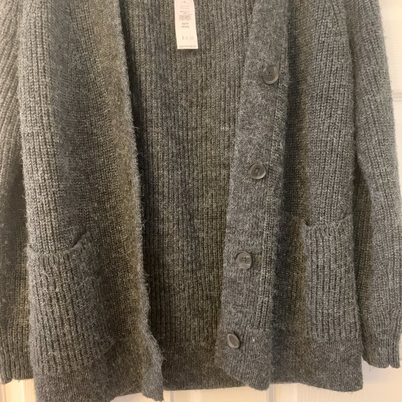 NWT GAP comfy oversized knit cardigan  Size xs - Picture 2 of 4
